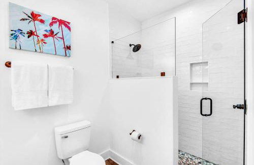 Latitude! New 8 Bedrooms! Beach! - Foto 43