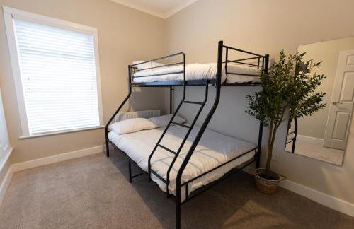 'Weston House' Newly Renovated Family and Workspace Business Cosy Home in Runcorn, Cheshire ENTIRE HOUSE - Foto 35