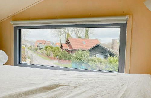 Tiny House By The Lake And An Artist Collective - Foto 7