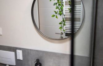 Stylish Urban Oasis - Design 2BR Apartment with Parking - Photo 23