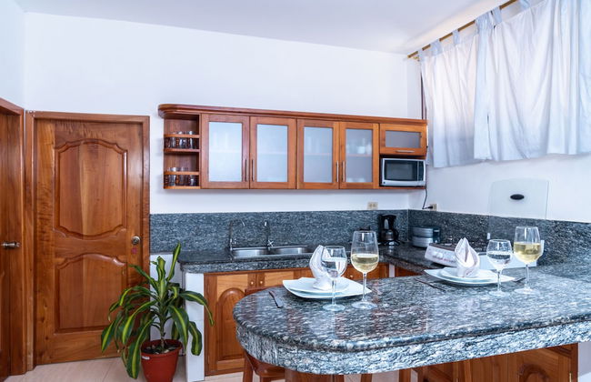 Galapagos and Beyond - Photo 8