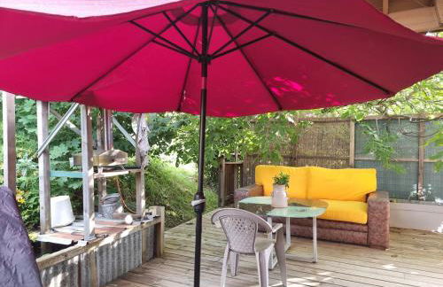 Very comfortable, fully equiped two bed appartement in private chalet entire floor Near La Clusaz, Grand Bornand, Annecy and lake and private terrace Bbq - Foto 18