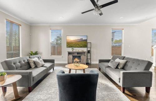 Trinity Groves Retreat - Large Modern 5 BR Home - Foto 36