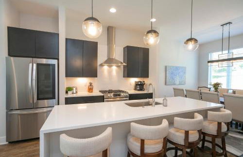 Luxury Townhome Skyline Views Mins To DT - Foto 23