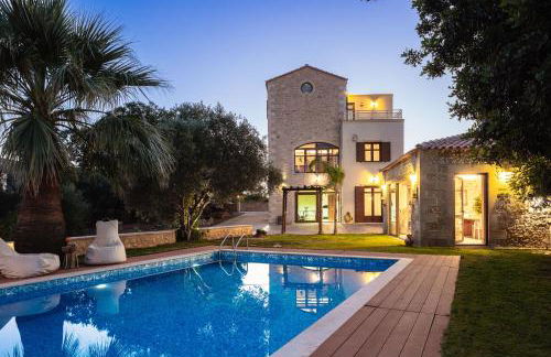 Saridakis Villa, Multi-Generational Escape & Pool, By ThinkVilla - Foto 49