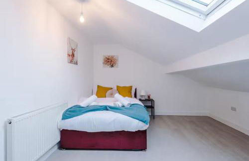 Group-Friendly Home near Manchester with Hot Tub and Private Cinema Room - Foto 31