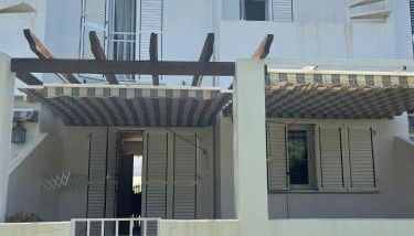 Duplex en urbanización con piscina comunitaria y wifi - Foto 3