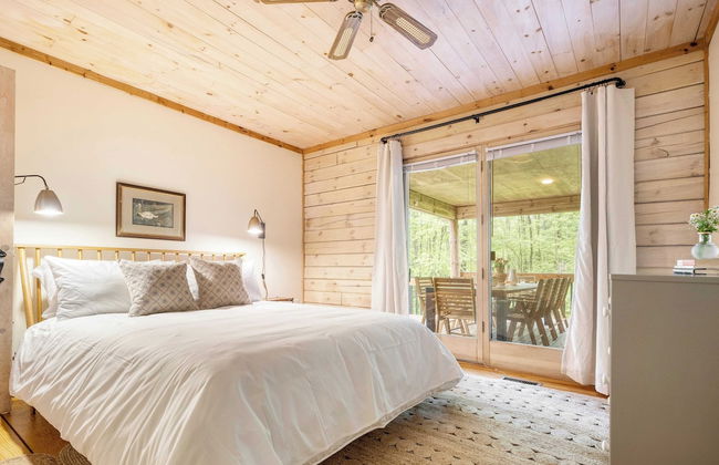 Half Moon by Avantstay 4BR Cabin w/ Large Deck & Yard w/ Patio & Outdoor Dining - Foto 11