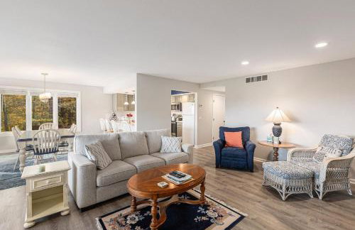 Scenic AGaMing Escape Torch Lake Views and Golf - Foto 6