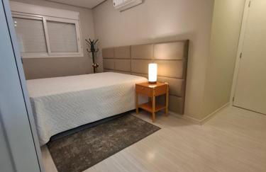 NOVO e DECORADO no Centro de Canela! - Foto 15