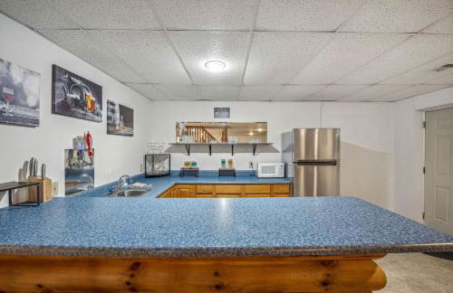 Overlook at Sleepy Creek -- Sleepy Creek Frontage, Secluded, Grill, Fire Pit, Deck, Family Friendly, Game Room, Fishing, Hammock, View, Fireplace - Foto 35