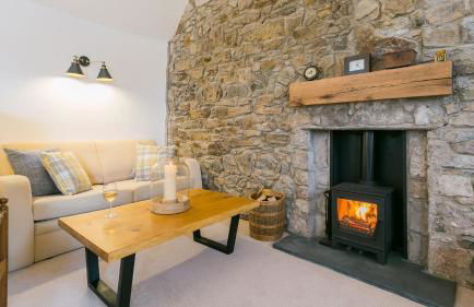 Custom Mews - Photo 8