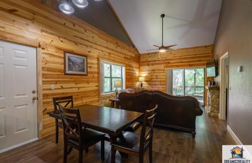 3BR Condo with Lake View - Trout Fishing - Playground - 2 Pools - Stairs Required - FREE TICKETS INCLUDED - PR69-9 - Foto 29