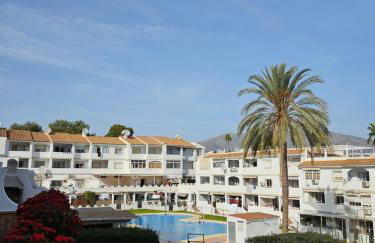 Apartamento en Mijas con Terraza, capacidad para 5 personas con piscina de temporada - Photo 8