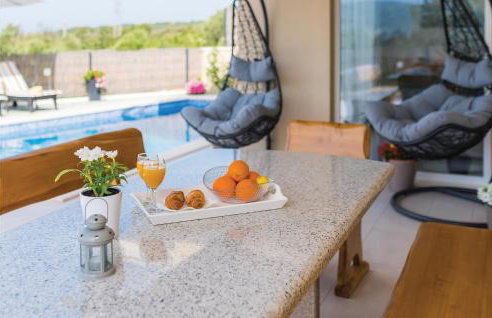 Six-Bedroom Holiday Home In Rogoznica - Foto 2