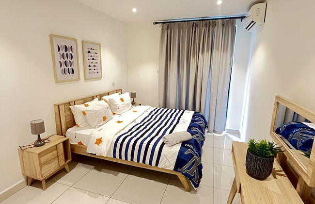 Embassy Gardens Apartment - Photo 18