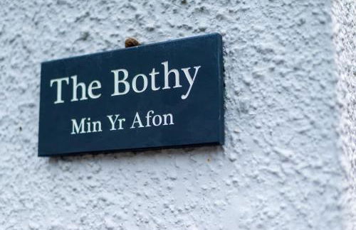 Riverside Bothy In Heart of Scenic Harbour Village - Photo 20