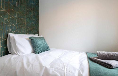 Spacious & Bright 3 Bedroom House in St Helens - Foto 25