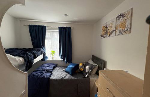 Modern & Spacious 3BR House Bracknell - Berkshire - Photo 20