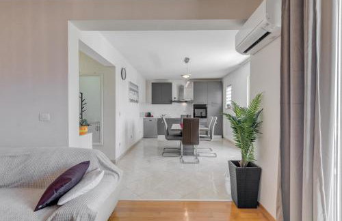 Apartment Renata + PRIVATE swimming pool in SPLIT - Foto 18