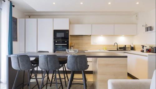 Q&R Renting - Appartement luxueux et Suites Design - Parking AC Mer - Foto 5, stove, dishwasher