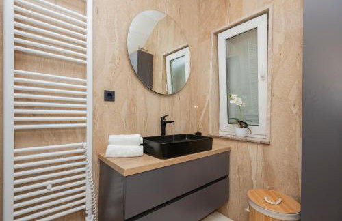 Luxury Lake-View Villa Karmen with Heated Pool, Private Spa & Sunset Terrace - Foto 59