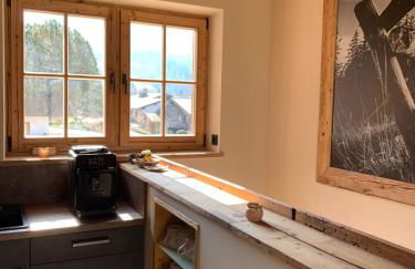 Chalet BERGSUCHT in Ruhpolding Bayern, Traumlage am sonnigen Südhang, kostenlose Parkplätze, schnelles WLAN, ruhige Sackgasse, NETFLIX inklusive - Foto 10