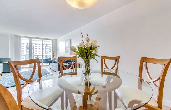 Ocean Reserve Luxury Condos Across from Sunny Isles Beach - Foto 25