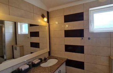 Sunny Garden Villa with Pool - Foto 25