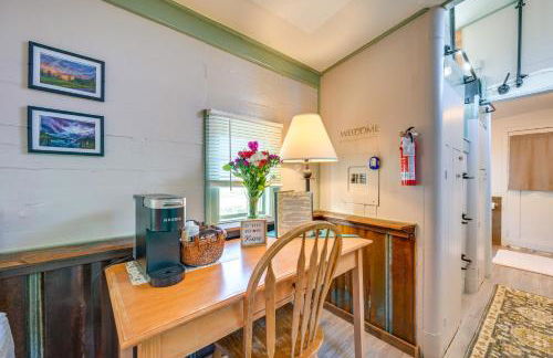 Couples Escape in Railcar, 13 Mi to Mount Rainier! - Photo 11