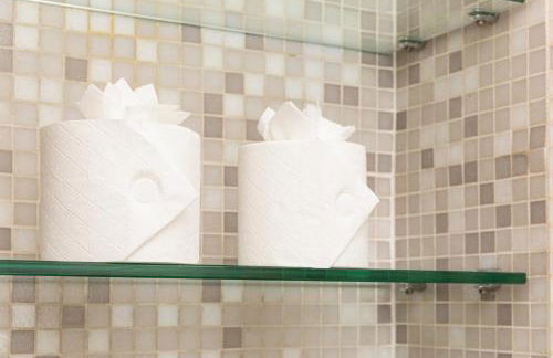 ArtStay - Exclusive Apt, Free Parking, Metro, Tram - Foto 19