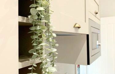 Stunning 1-bedroom annexe flat with own entrance near London - Photo 35