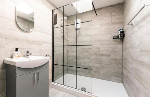 Central 3 Bed Apartment Southampton Perfect for Short & Long Stay Close to Shops - Foto 15