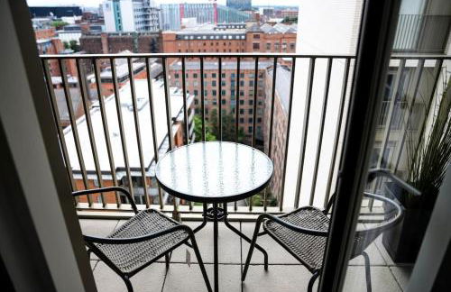 Modern 2 bedroom apartment - city centre - parking - Foto 8