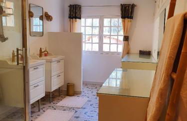 Apartment Picasso in large park with heated pool - Foto 21