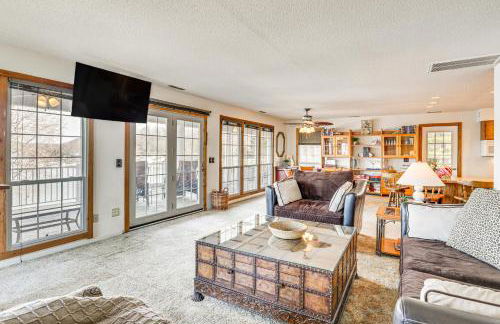 Lake of the Ozarks Haven with Decks, Dock and Kayaks! - Foto 18