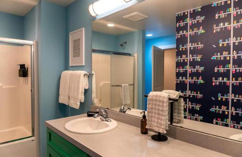 Lake Effect Lodge 3 min from Laketown Beach! - Foto 20