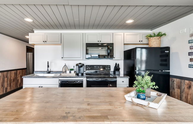 The Lodge at Lakeside - Photo 18