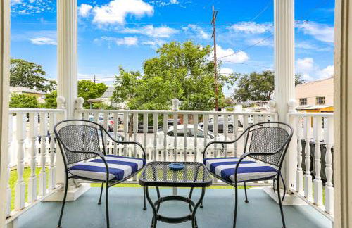 Uptown Spacious 4BD/3BA with Historic Charm - Foto 14