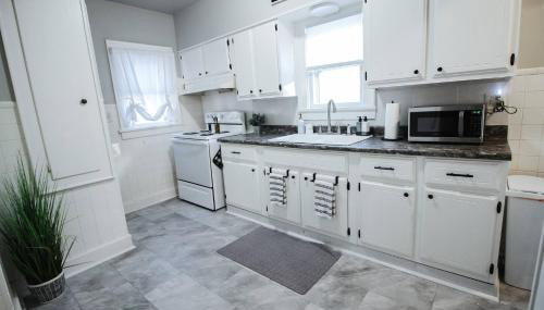 Central Location. Fenced Yard W Washer and Dryer - Foto 2