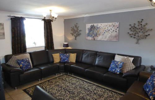 The Shakespeare Lodge - Sleeps up to 12 - 2 HOT TUBS - Foto 3