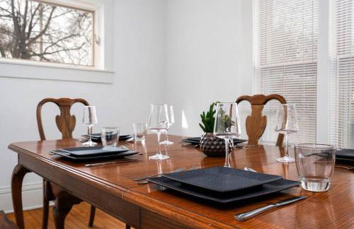 King Bed - 5 Min to MOA - 75 & 65' HDTV - Ping Pong - Foto 24