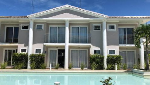 Casa com piscina, churrasqueira e estacionamento - Foto 3