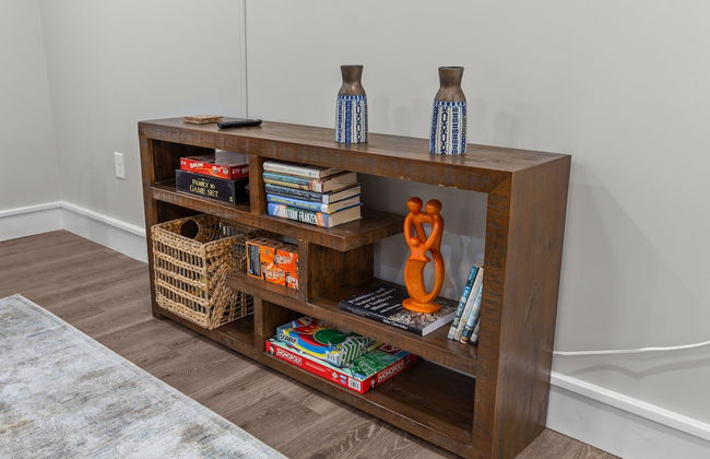 Uptown Elegant Escape | JZ Vacation Rentals - Photo 10