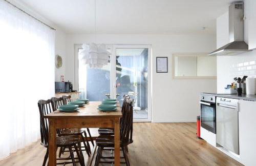 Apartment "Paris" in Erftstadt - 3 Zimmer & 77qm - nahe Köln, Messe, Phantasialand & Bonn - Familienurlaub oder Business Trip - Foto 1