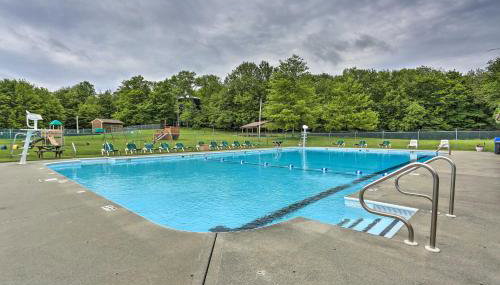 Secluded Family Cabin with Fire Pit in Lake Ariel! - Foto 5