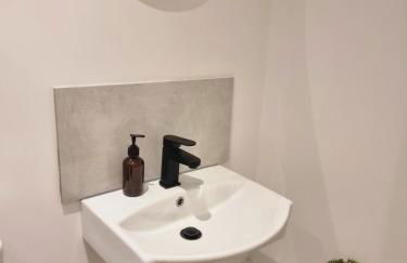 28 ExcellentStays - Heathrow - 5 Bedroom House - Foto 7