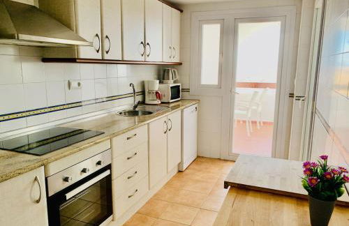 Penthouse mit private Dachterrasse und Blick auf das Meer, Berge ,Hafen - Photo 13