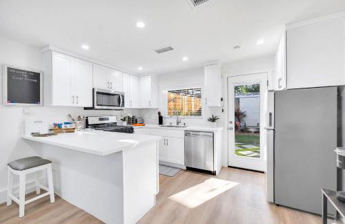 Cozy Cottage, Brand New, fully Private, walk to Everything - Foto 5