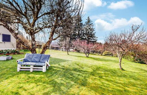 1 Bedroom Amazing Apartment In Treignac - Foto 7